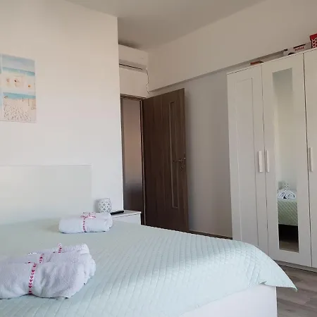 Andy Mamaia Nord 30 M De Plaja Appartement *