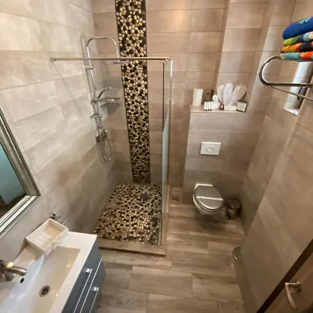 Andy Mamaia Nord 30 M De Plaja Appartement *